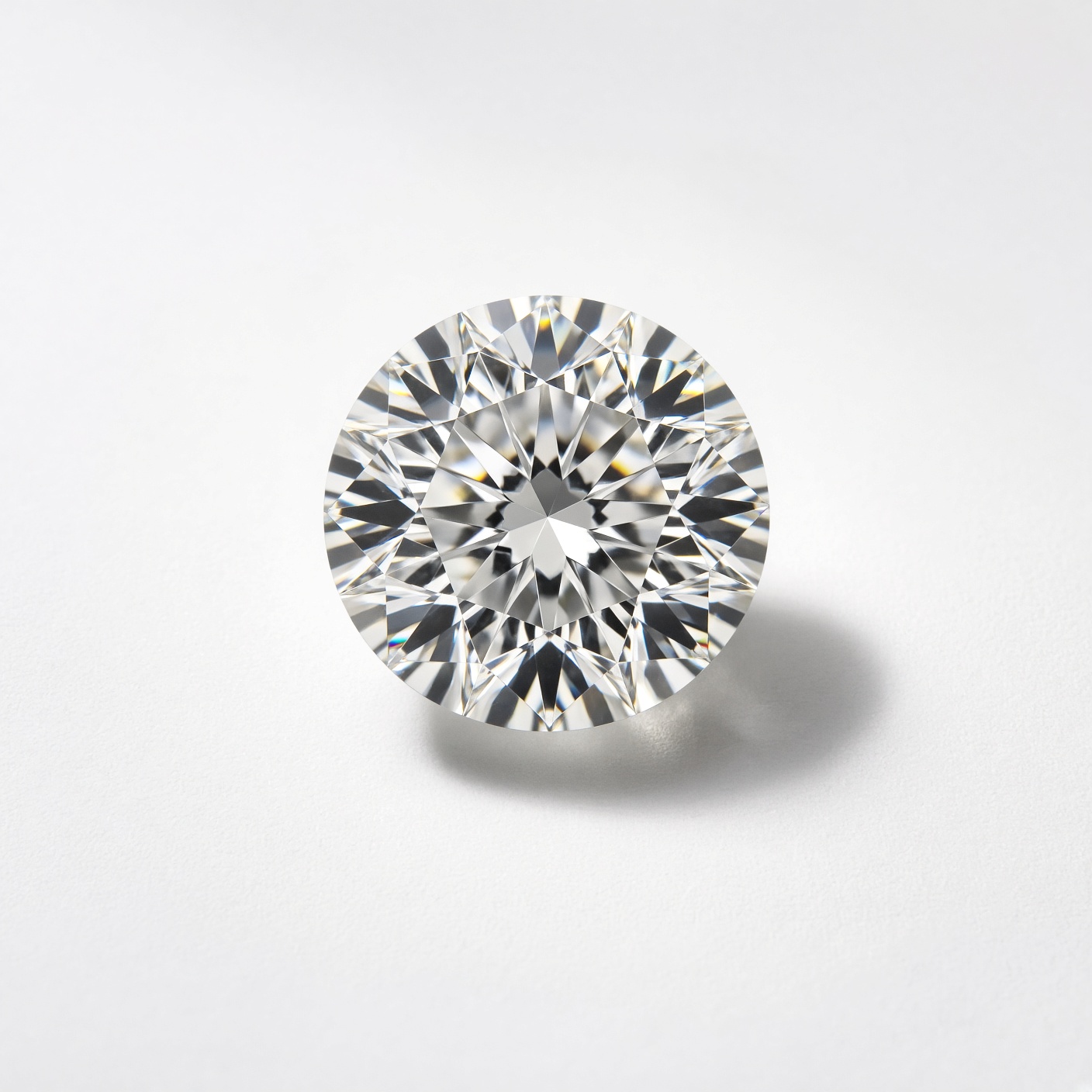 A round brilliant diamond, face-up